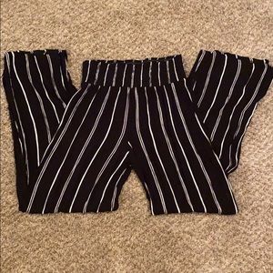 FLOWY BLACK AND WHITE STRIPED PANTS